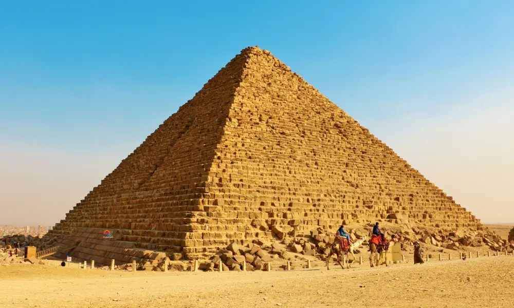 Giza Pyramid Complex - The Pyramid of Menkaure and the Queens