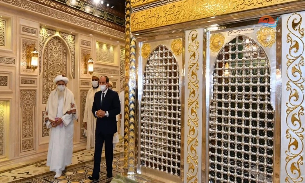 President in al husain mosque in cairo