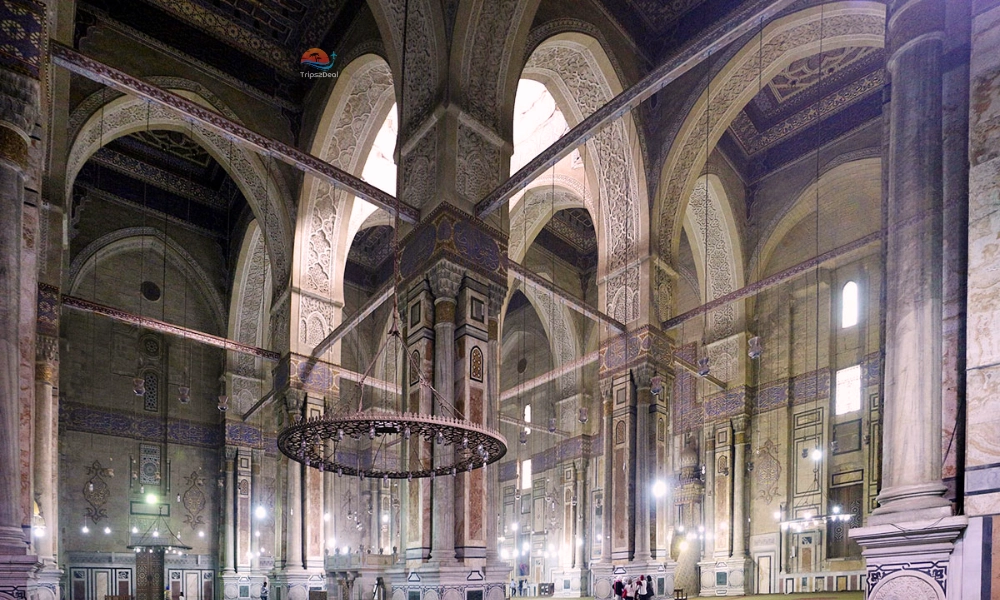 Al Rifai Mosque interior