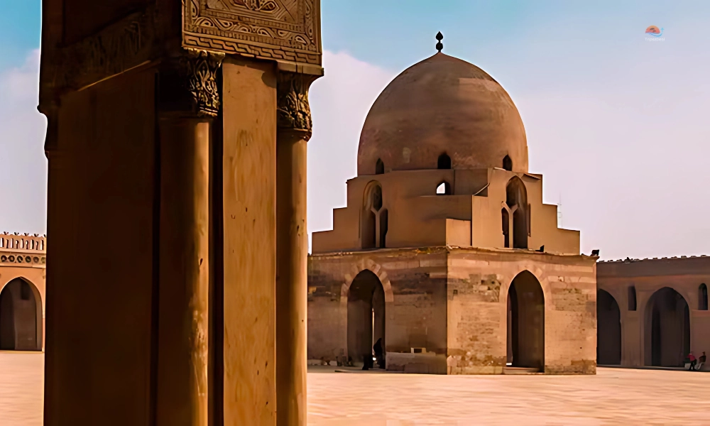 Ibn Tulun Mosque inside courtyard