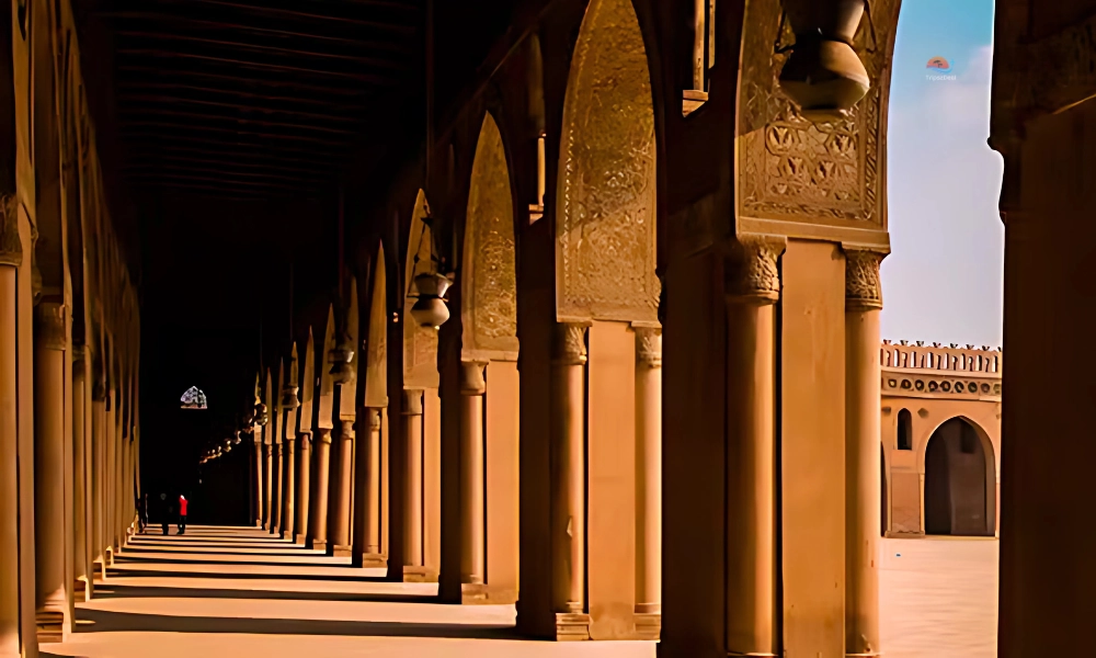 Ibn Tulun Mosque inside pathway
